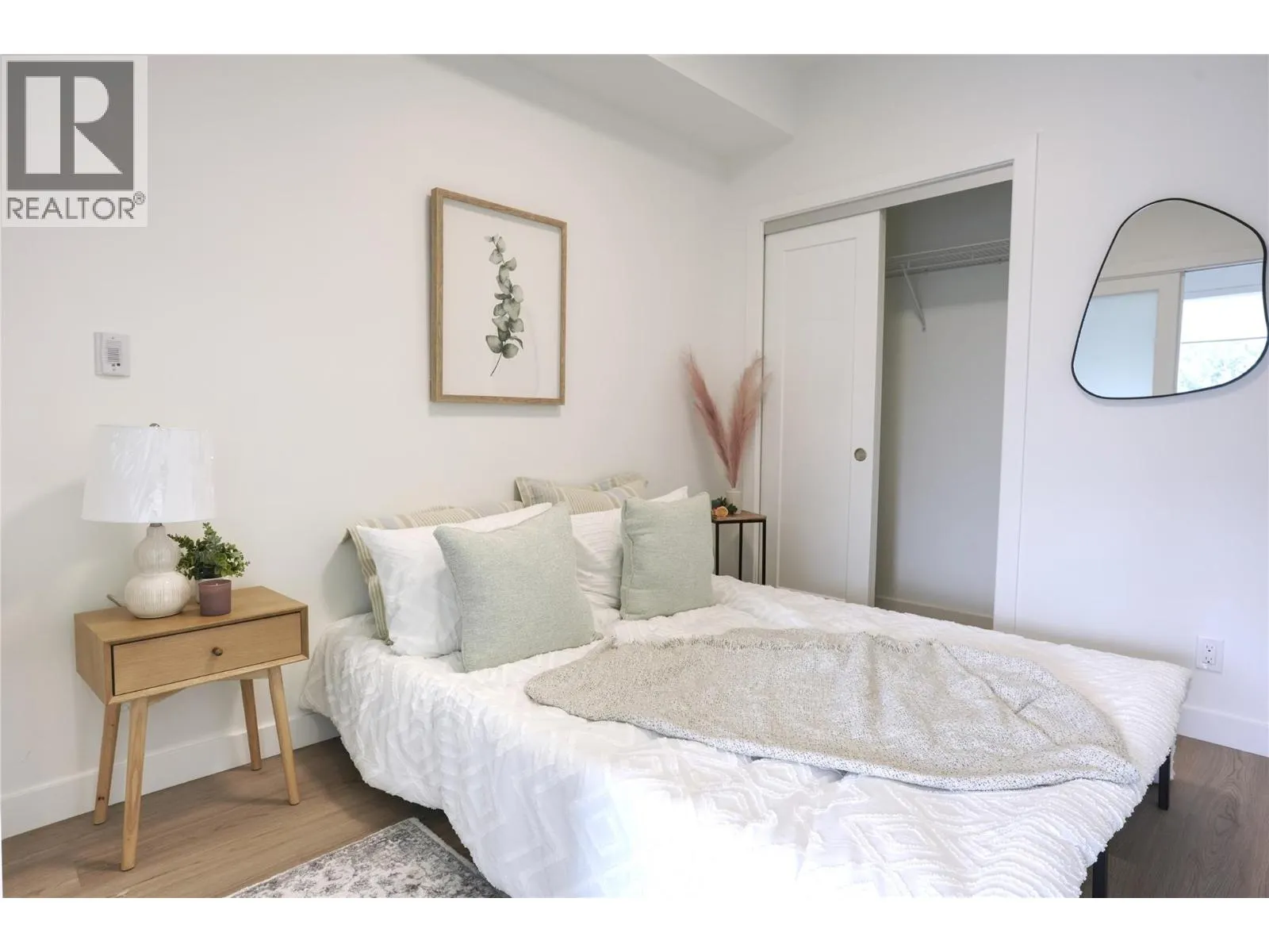 1380 Pridham Avenue Unit# 408
