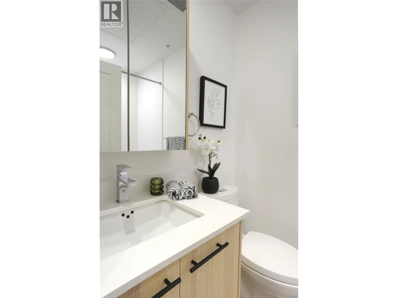 1380 Pridham Avenue Unit# 408