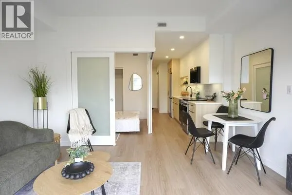 1380 Pridham Avenue Unit# 408