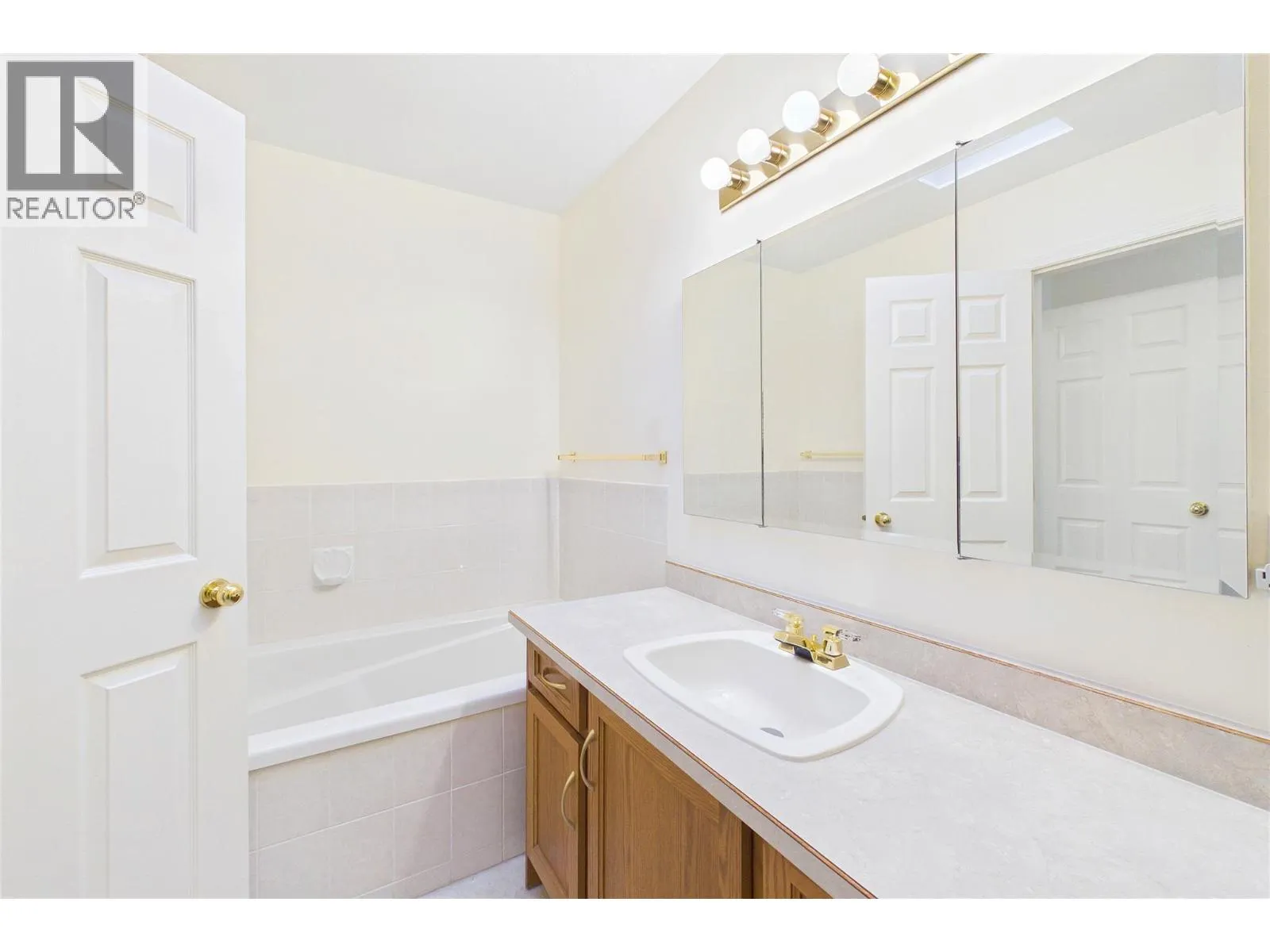 860 Lanfranco Road Unit# 12
