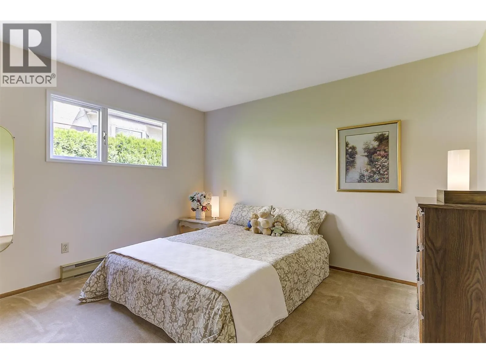2434 Rhondda Crescent