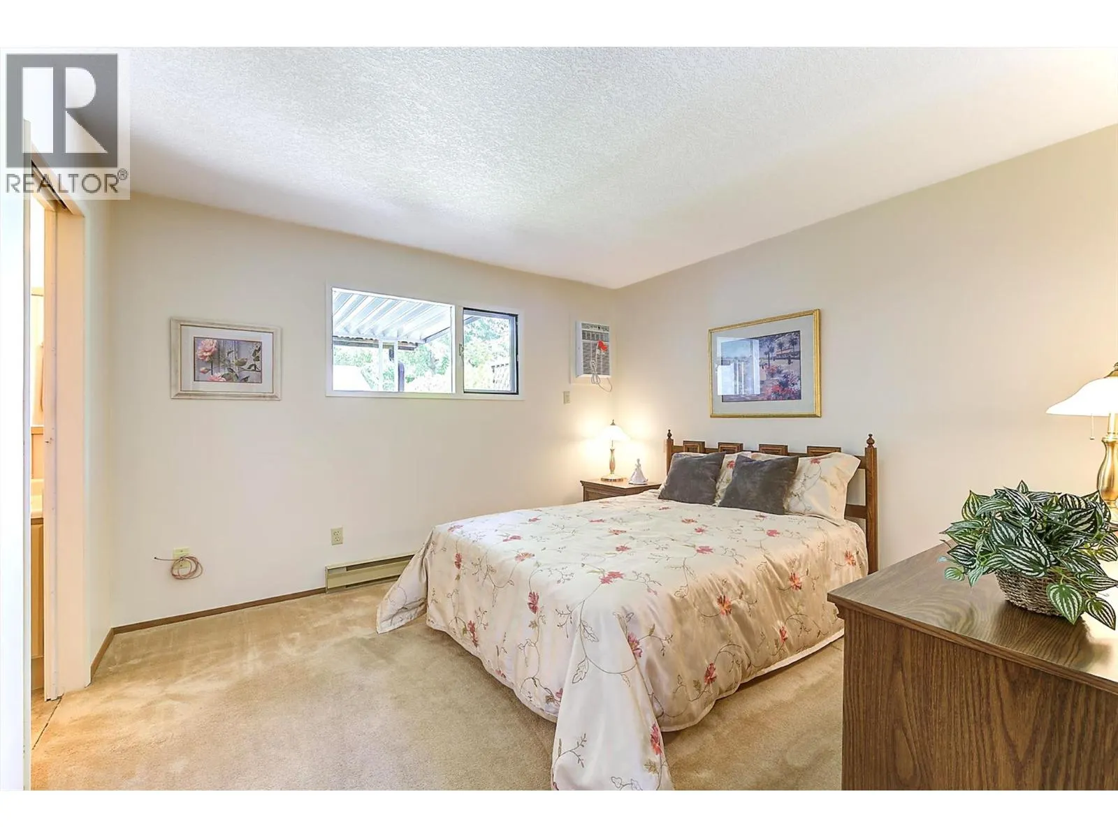 2434 Rhondda Crescent