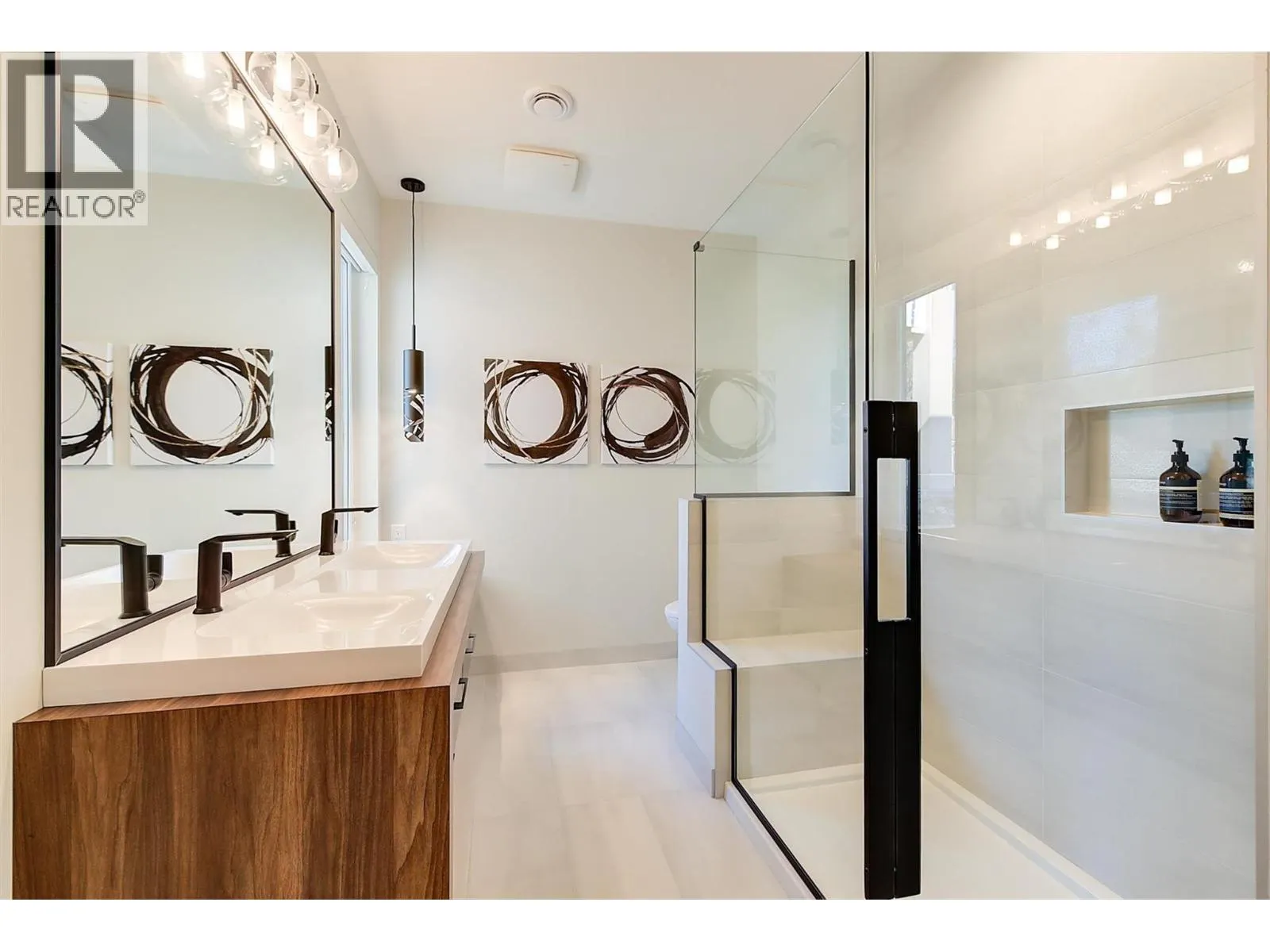 10178 Beacon Hill Drive