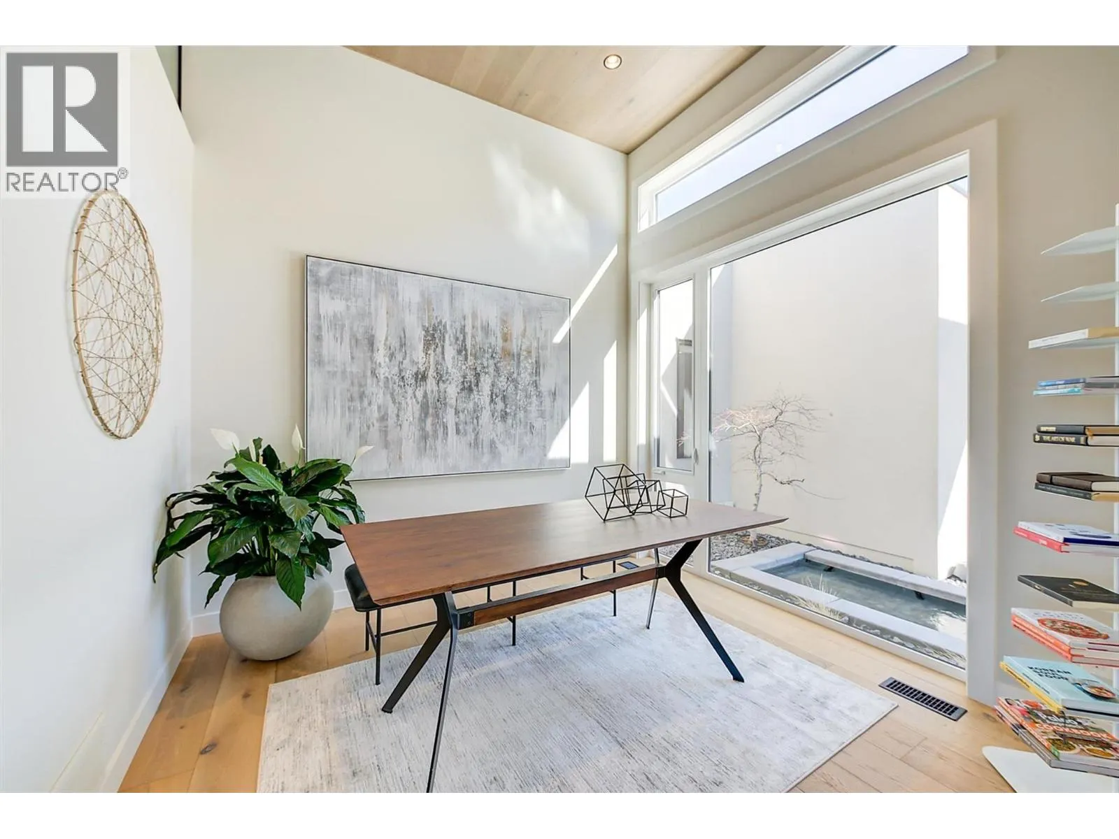 10178 Beacon Hill Drive