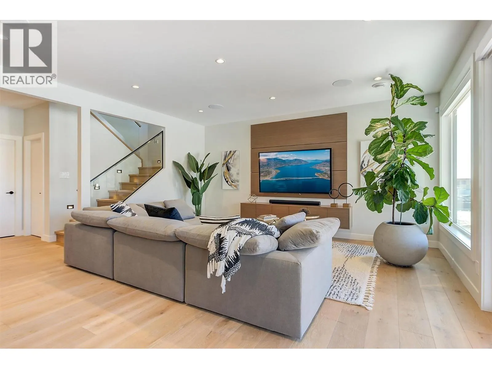 10178 Beacon Hill Drive
