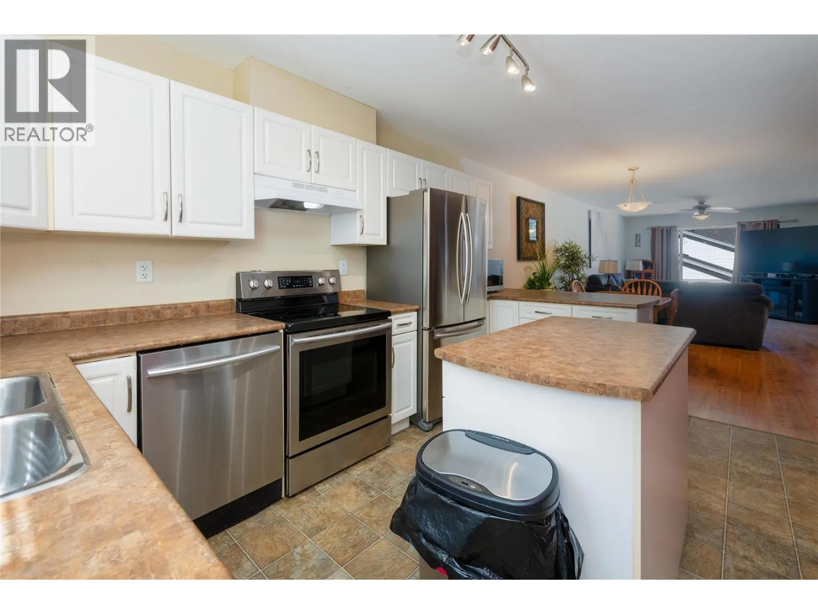 171 17 Street SE Unit# 2
