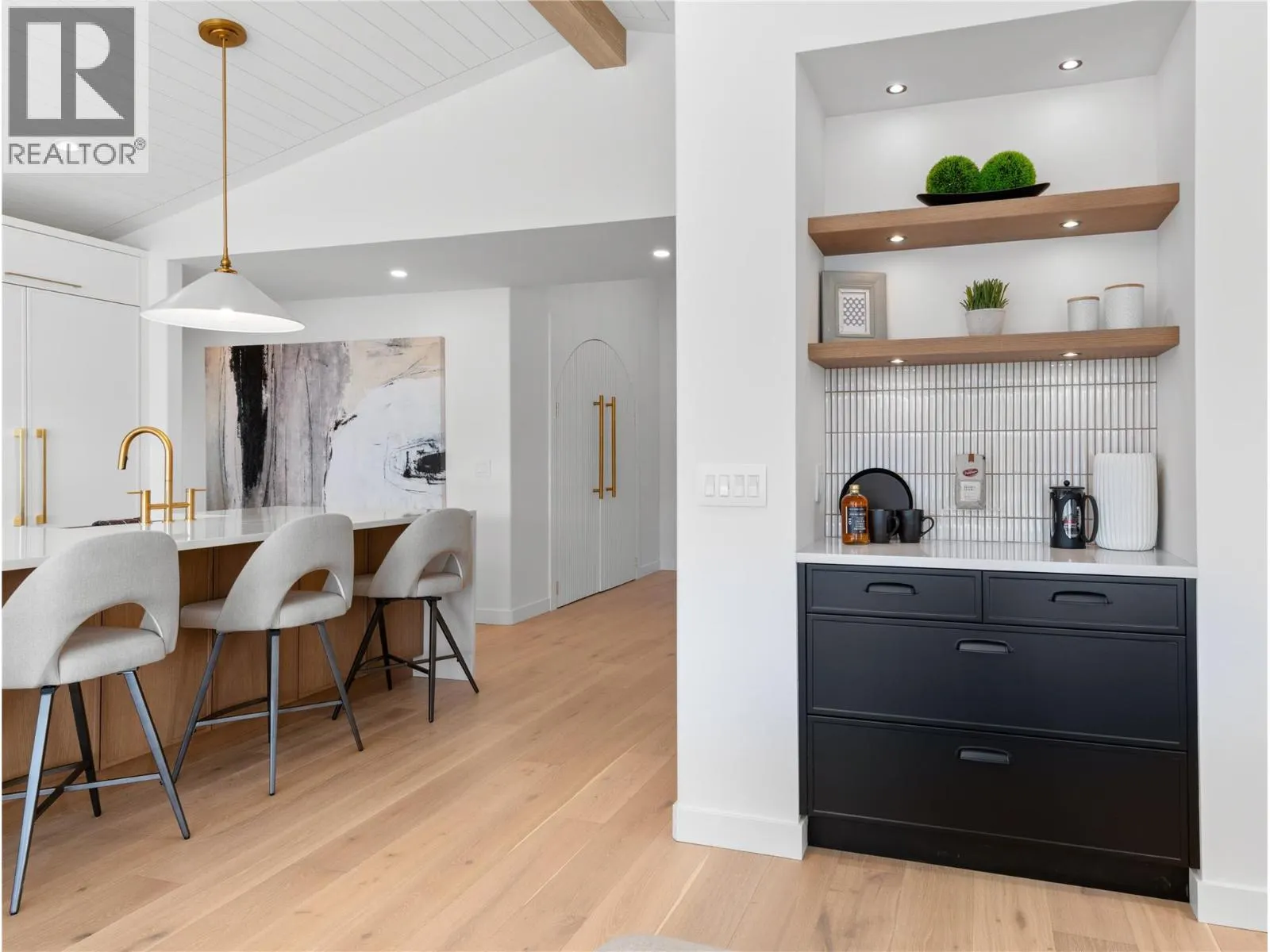 5538 Lakeshore Road