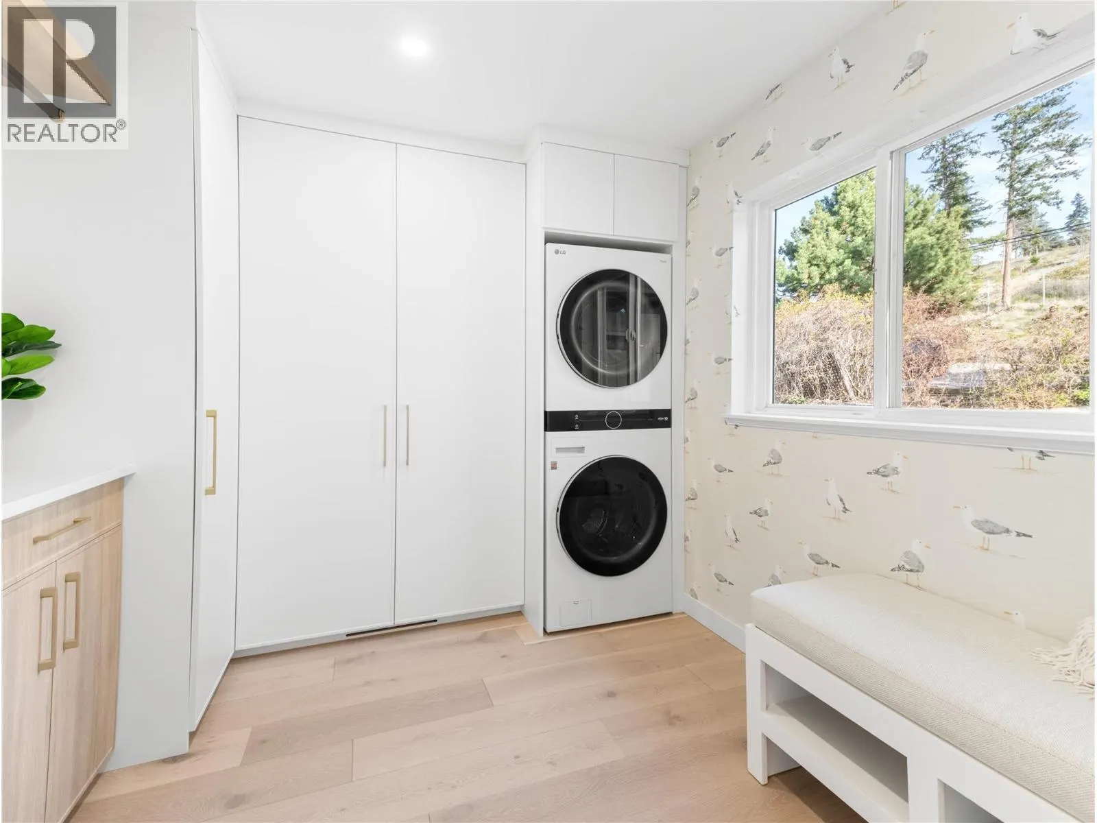 5538 Lakeshore Road