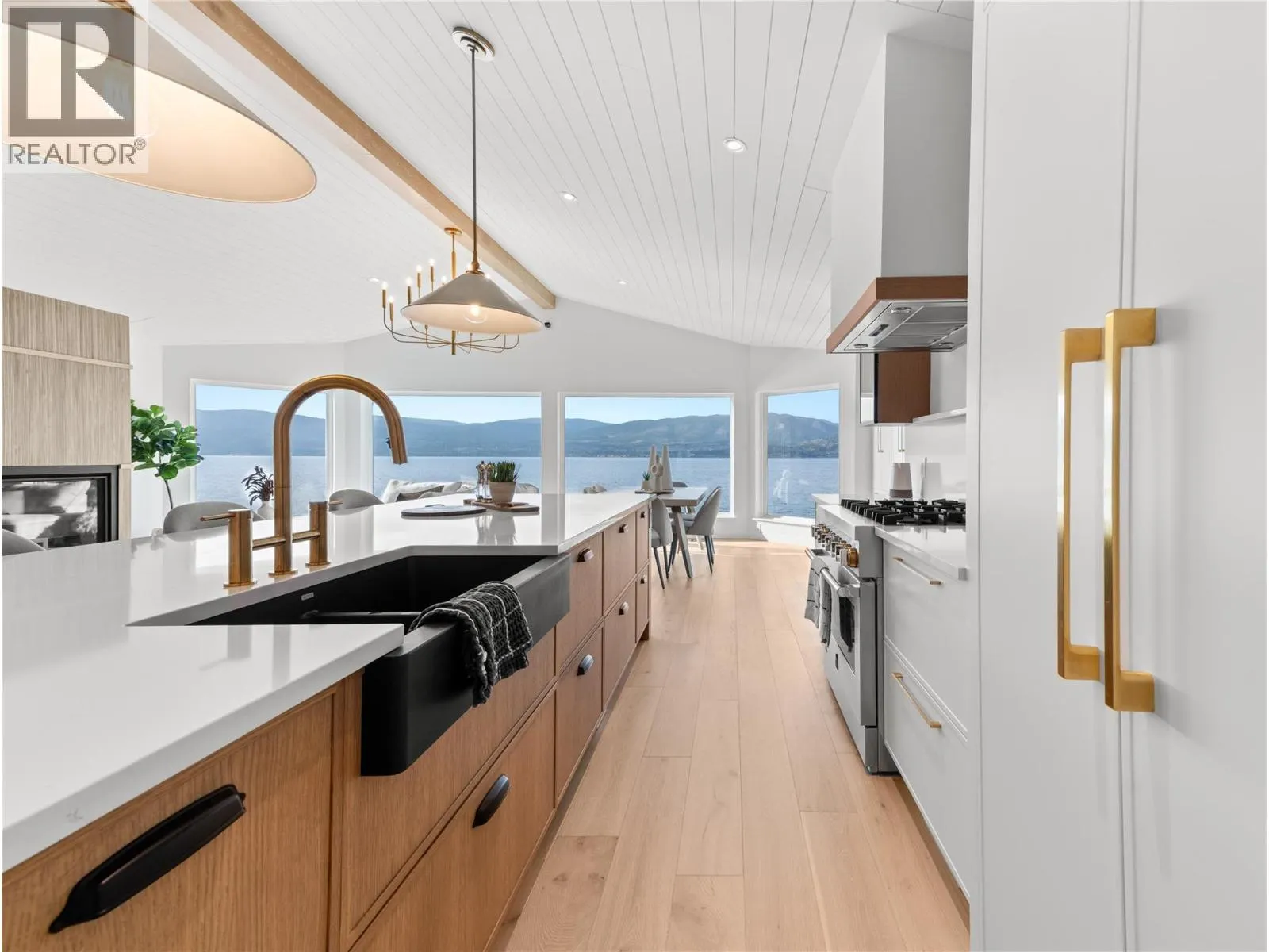 5538 Lakeshore Road