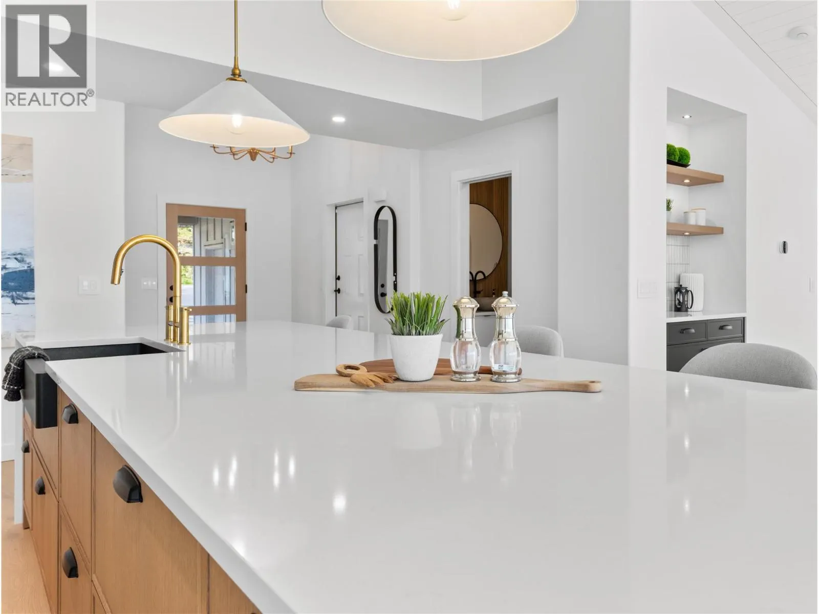 5538 Lakeshore Road