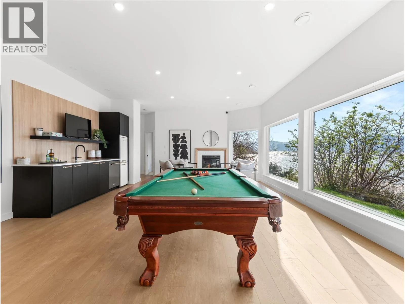 5538 Lakeshore Road