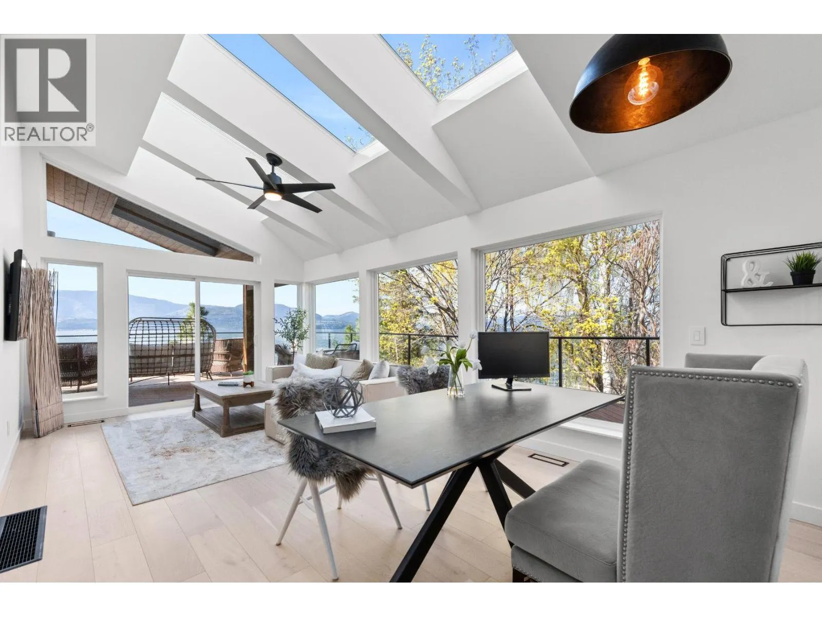 5538 Lakeshore Road