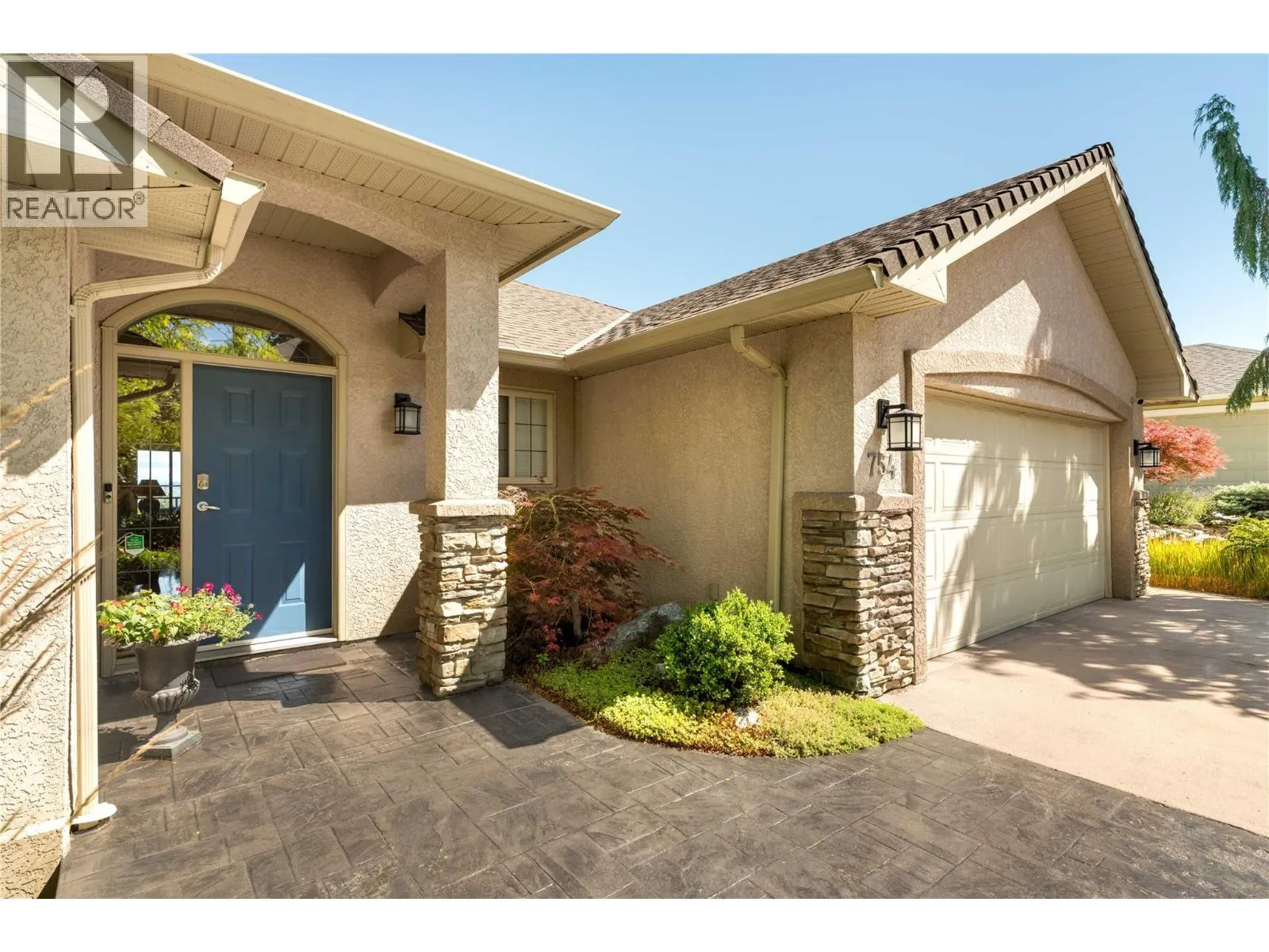 754 South Crest Drive