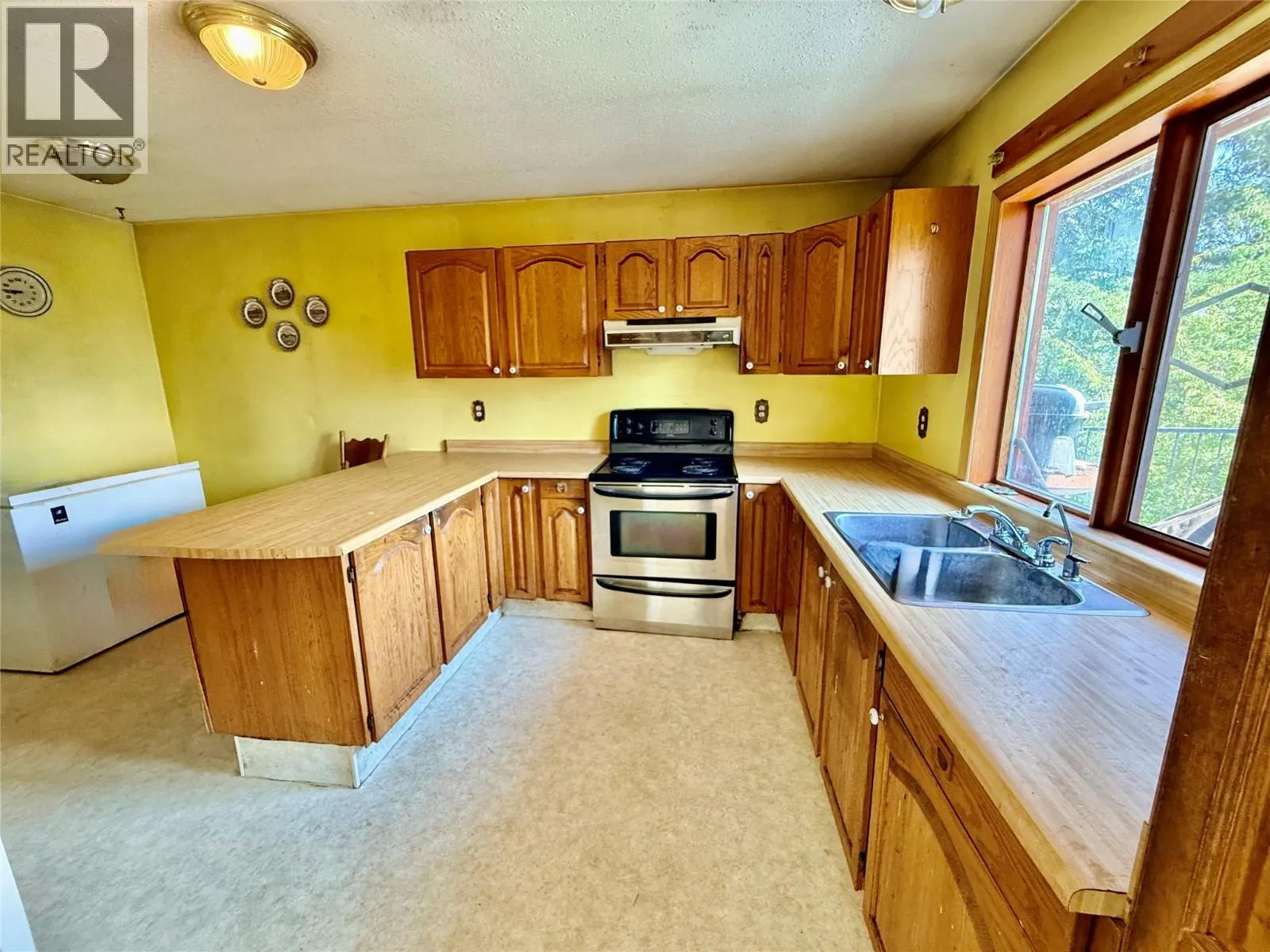 3332 Lakeview Heights Drive