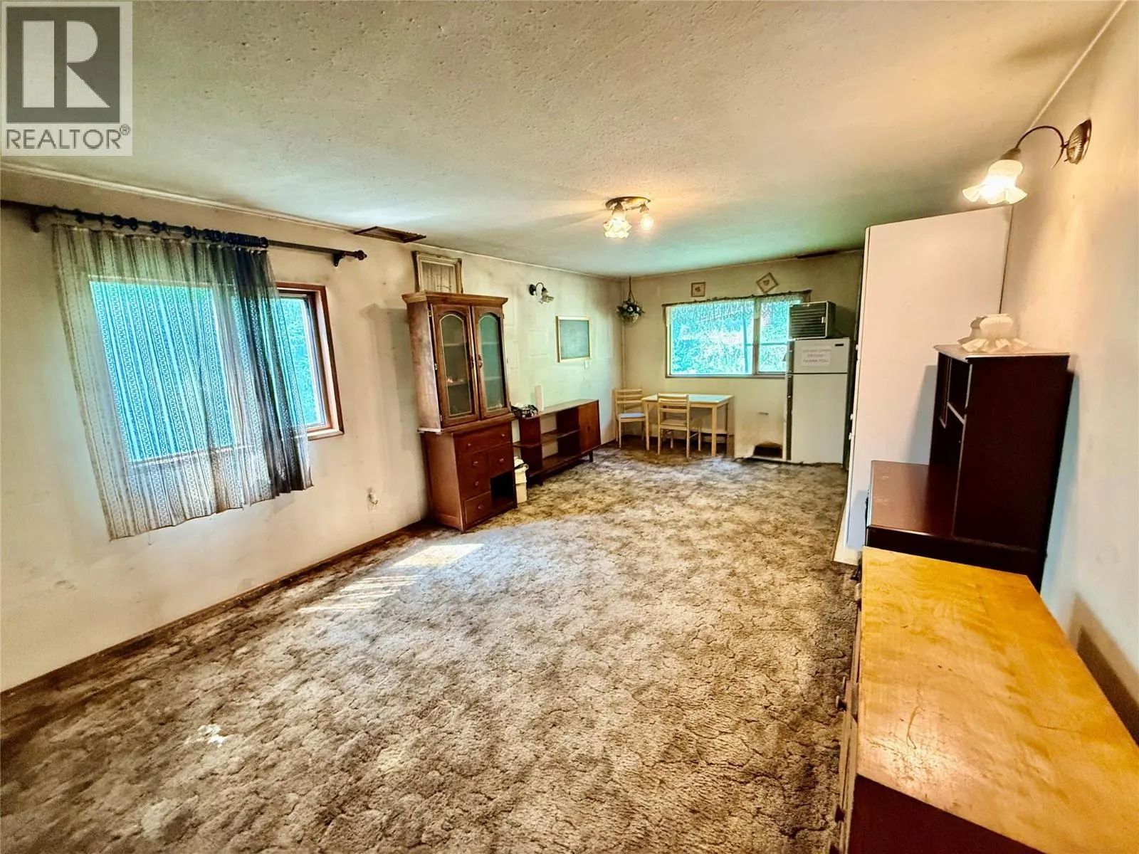 3332 Lakeview Heights Drive