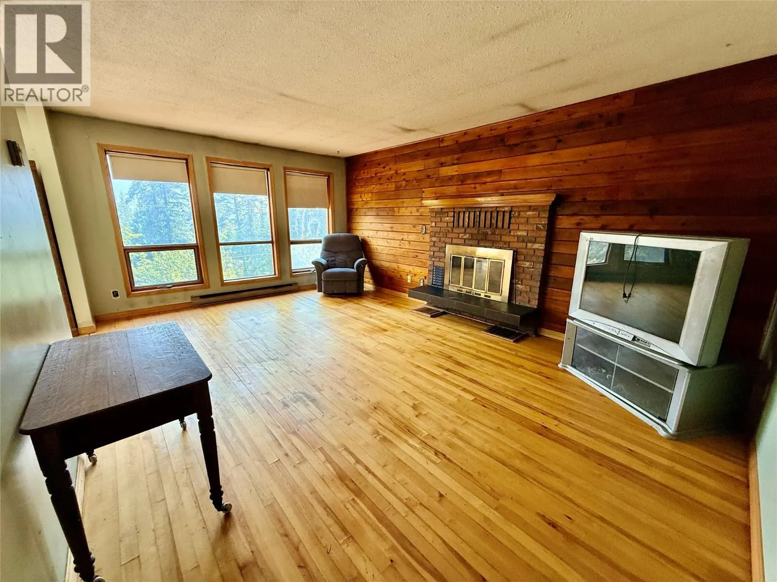 3332 Lakeview Heights Drive