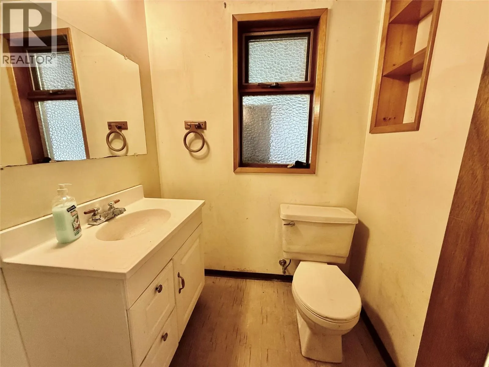 3332 Lakeview Heights Drive