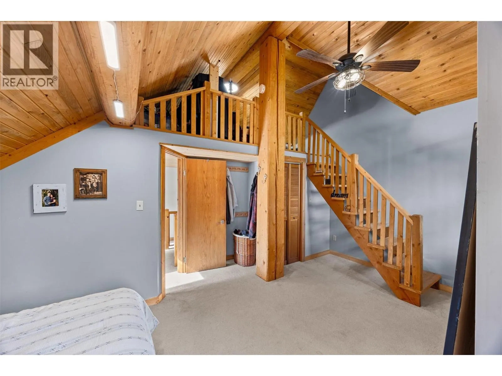 10737 Highway 33 E
