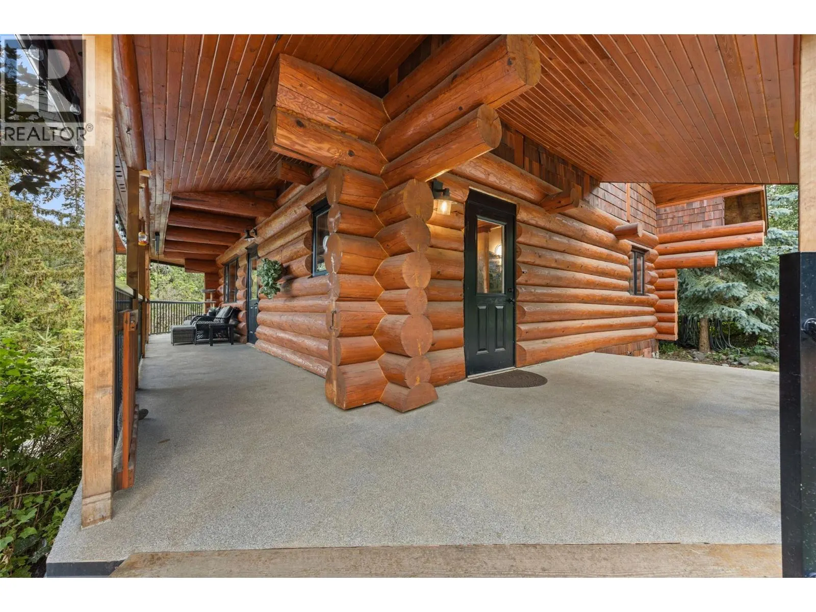 10737 Highway 33 E