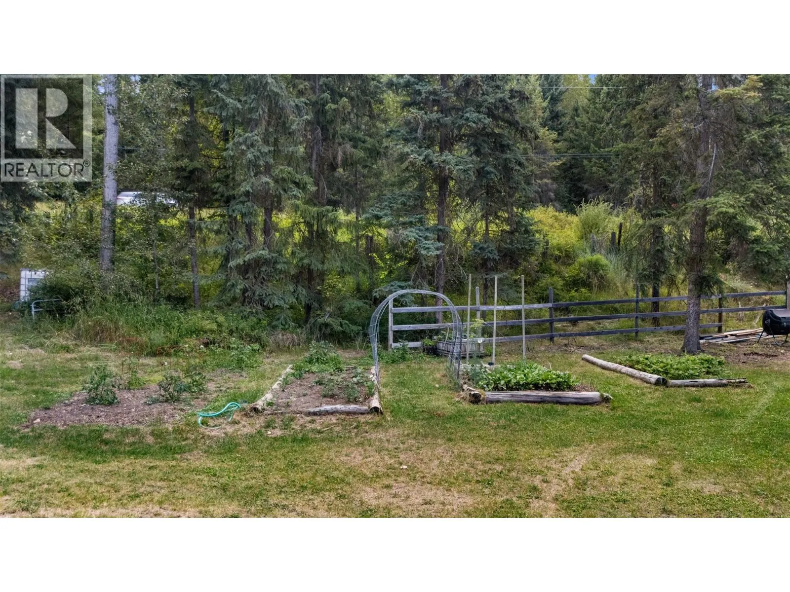 10737 Highway 33 E