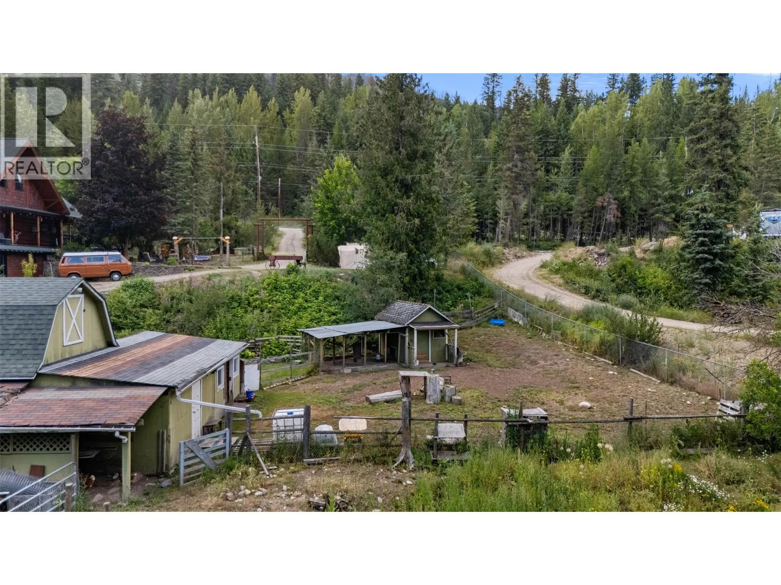 10737 Highway 33 E