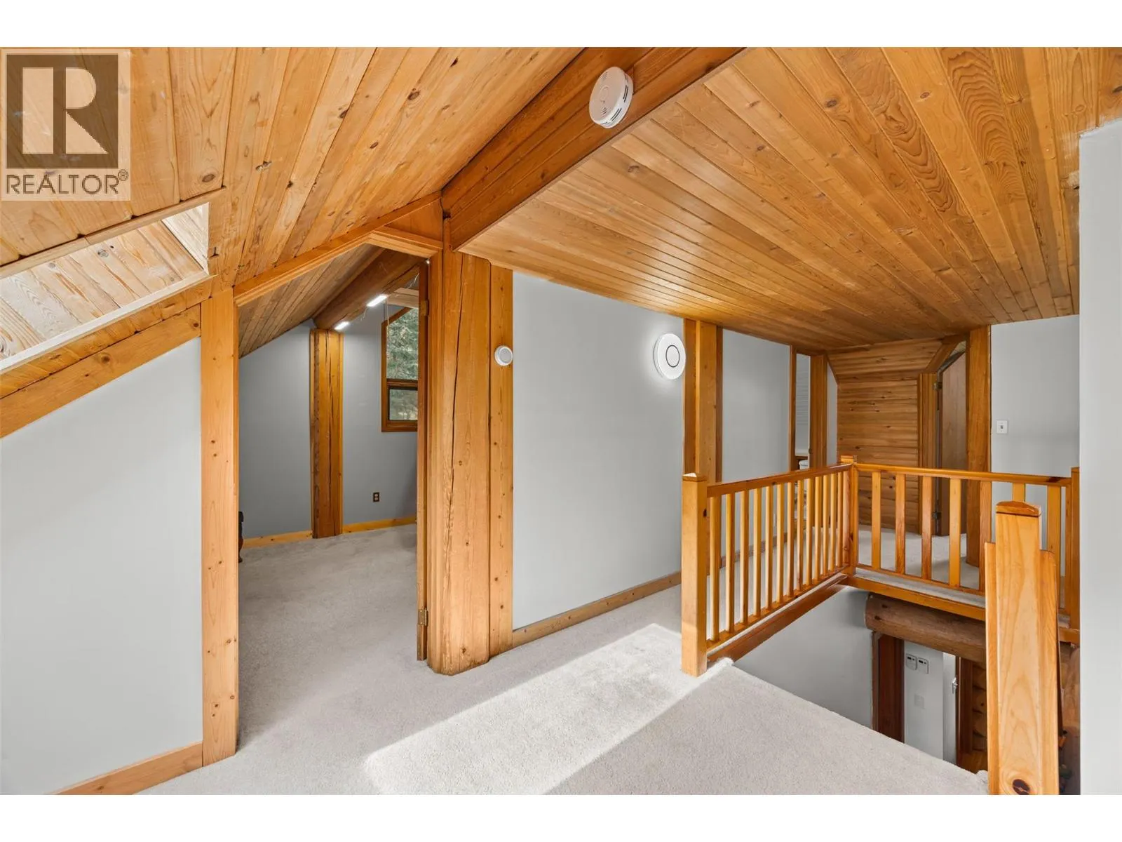 10737 Highway 33 E