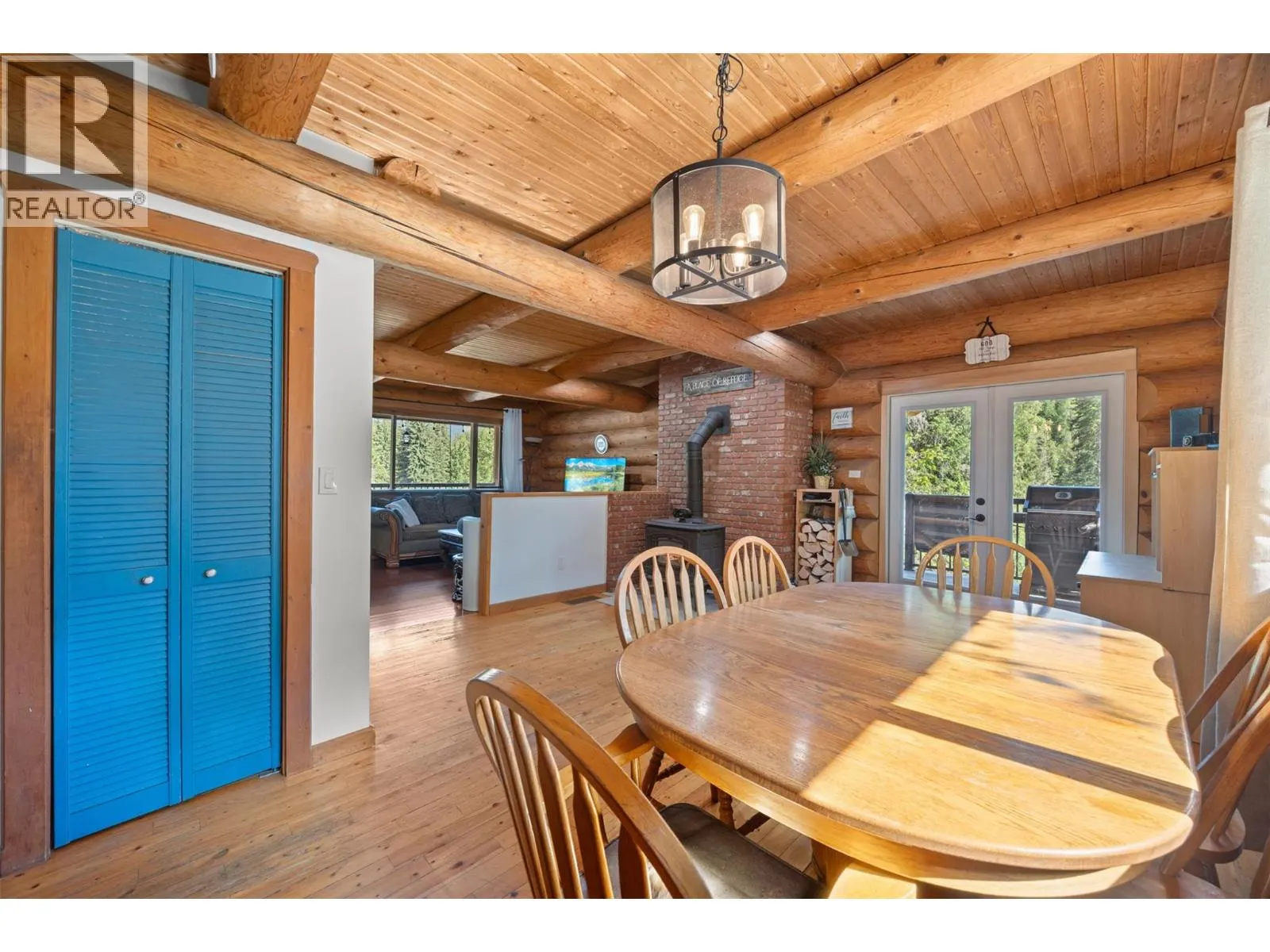 10737 Highway 33 E