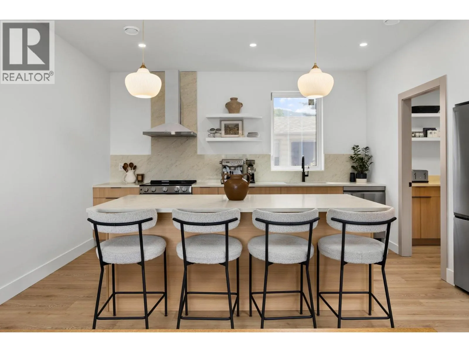 1506 39A Avenue Unit# 3