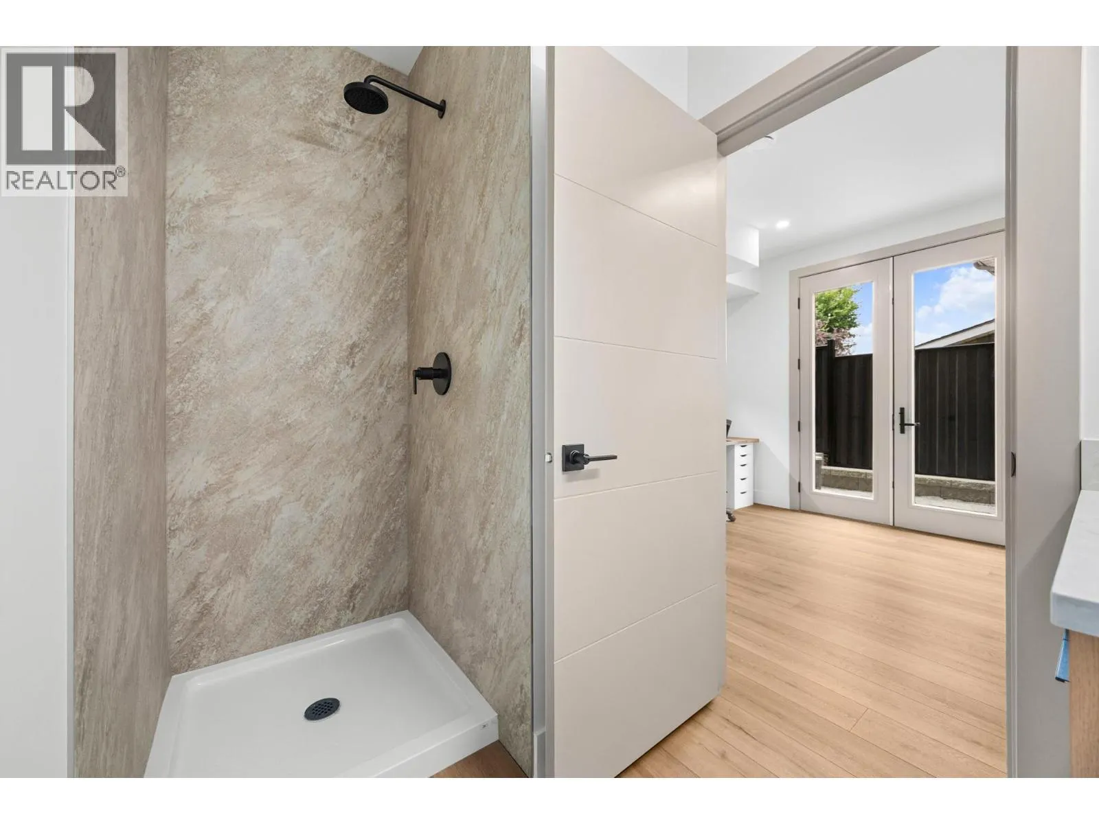 1506 39A Avenue Unit# 3