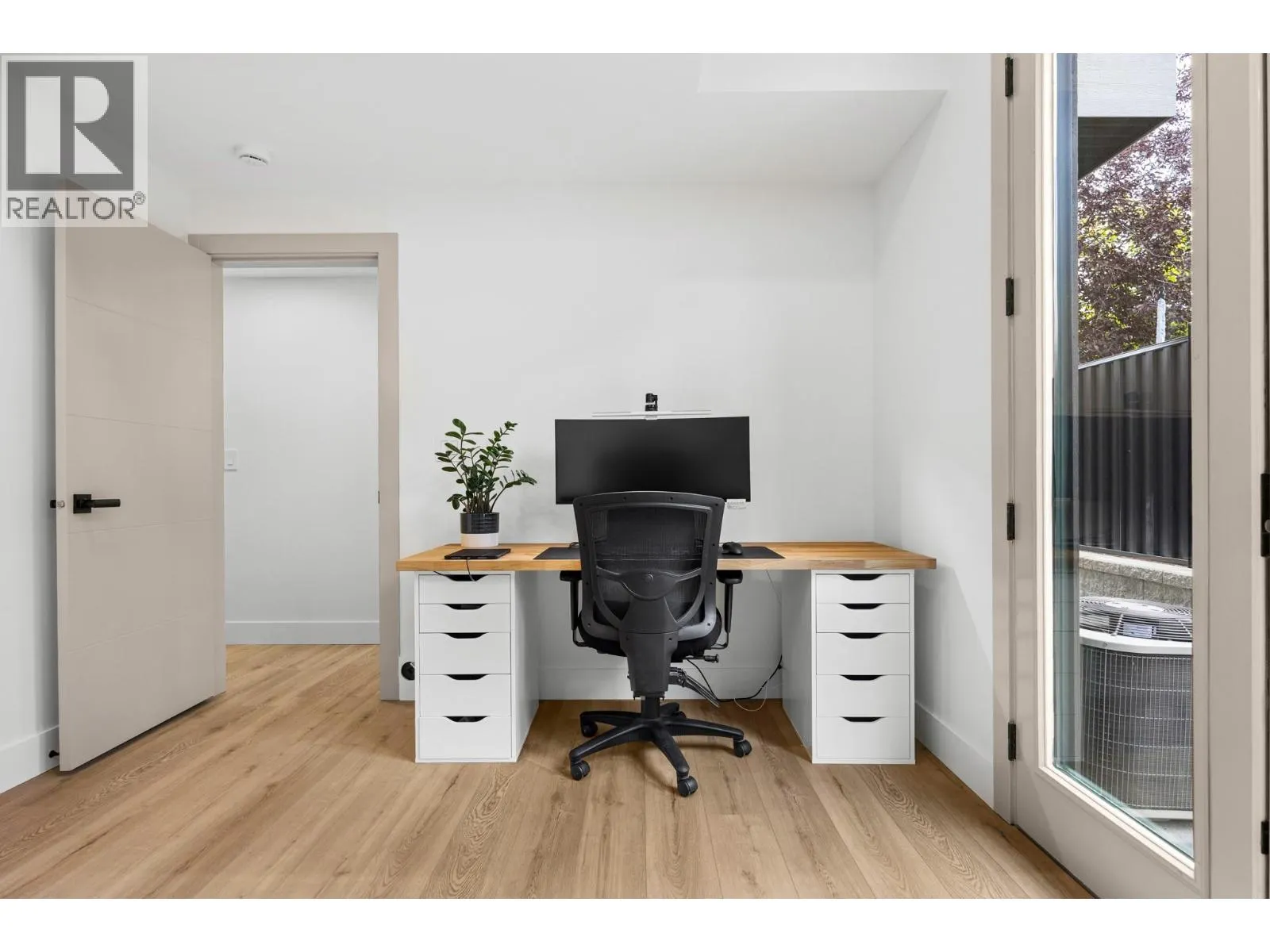 1506 39A Avenue Unit# 3