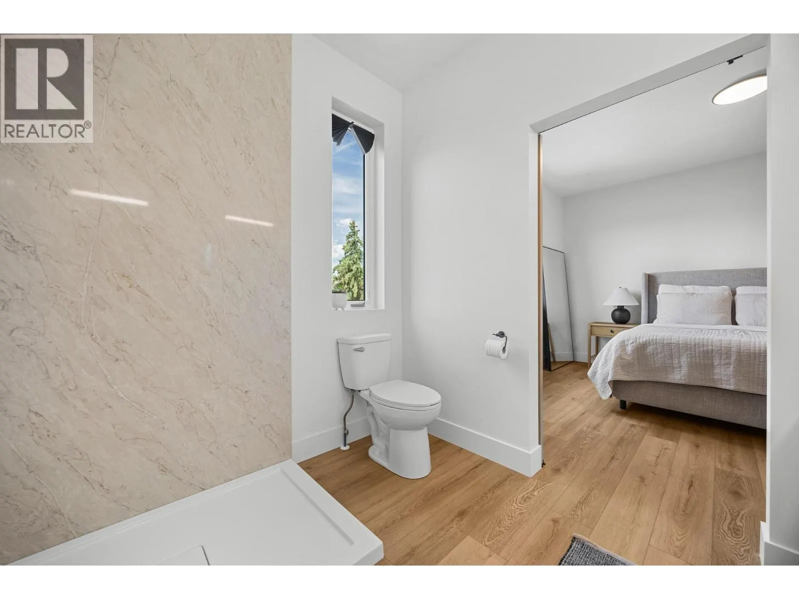 1506 39A Avenue Unit# 3