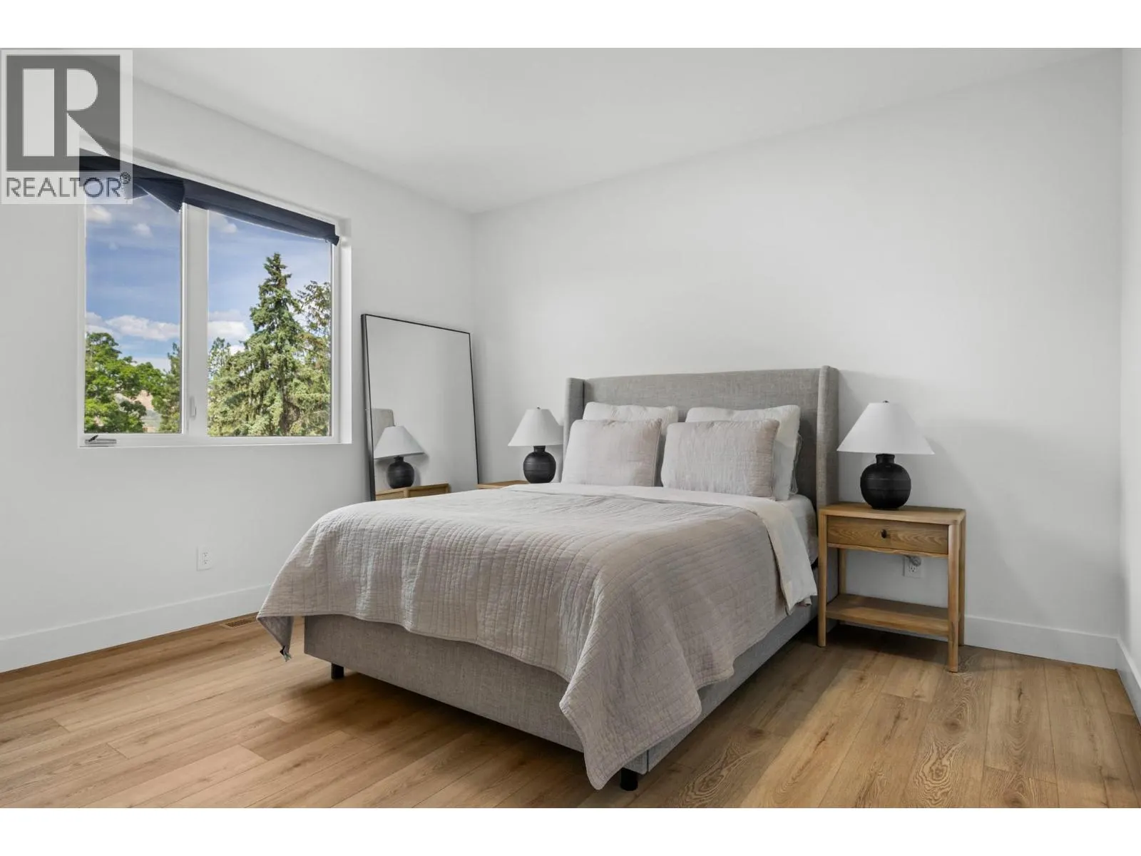 1506 39A Avenue Unit# 3