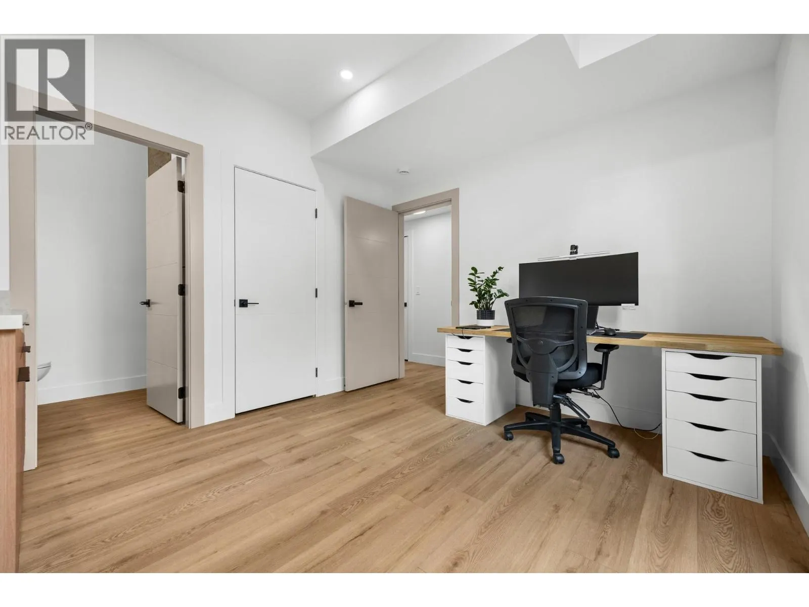1506 39A Avenue Unit# 3