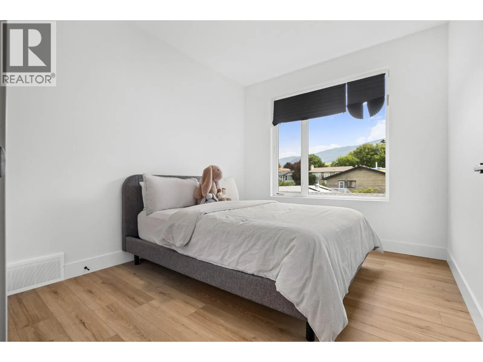 1506 39A Avenue Unit# 3