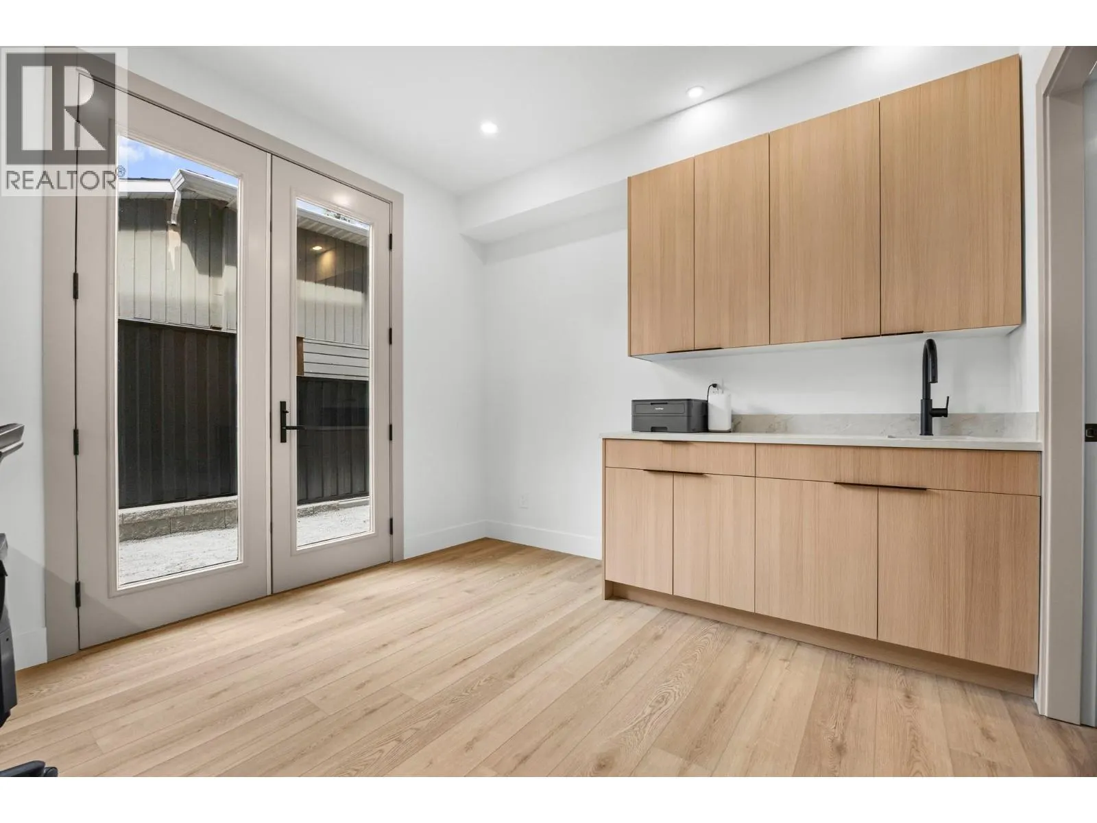 1506 39A Avenue Unit# 3