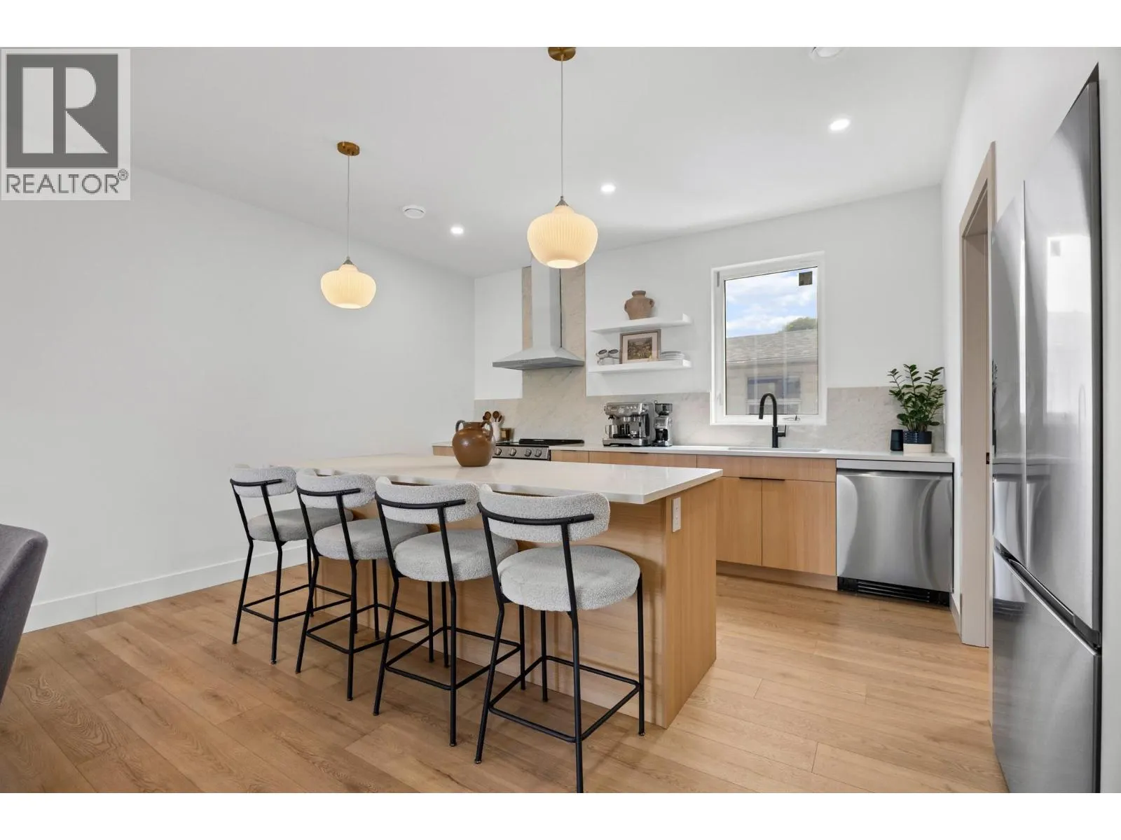 1506 39A Avenue Unit# 3