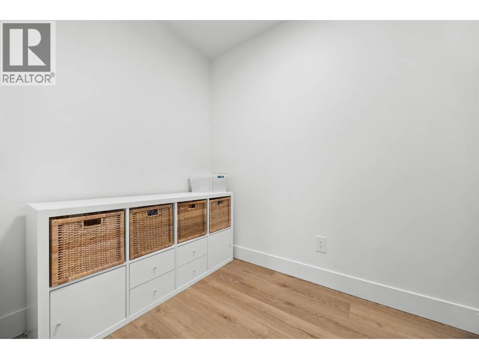 1506 39A Avenue Unit# 3