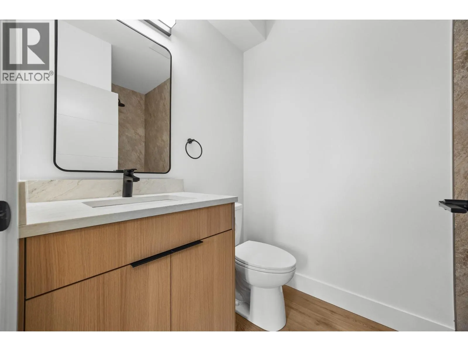 1506 39A Avenue Unit# 3