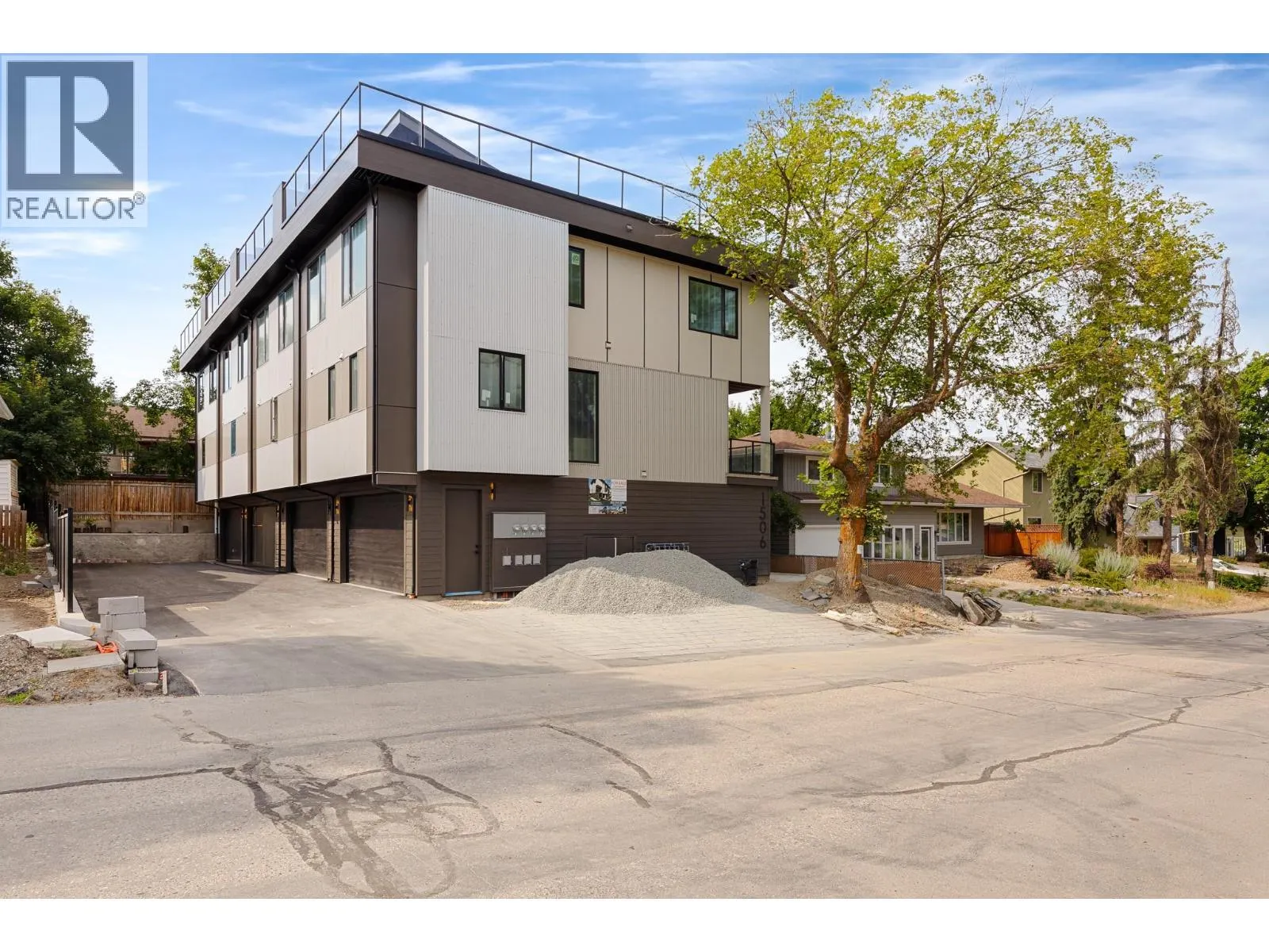 1506 39A Avenue Unit# 3