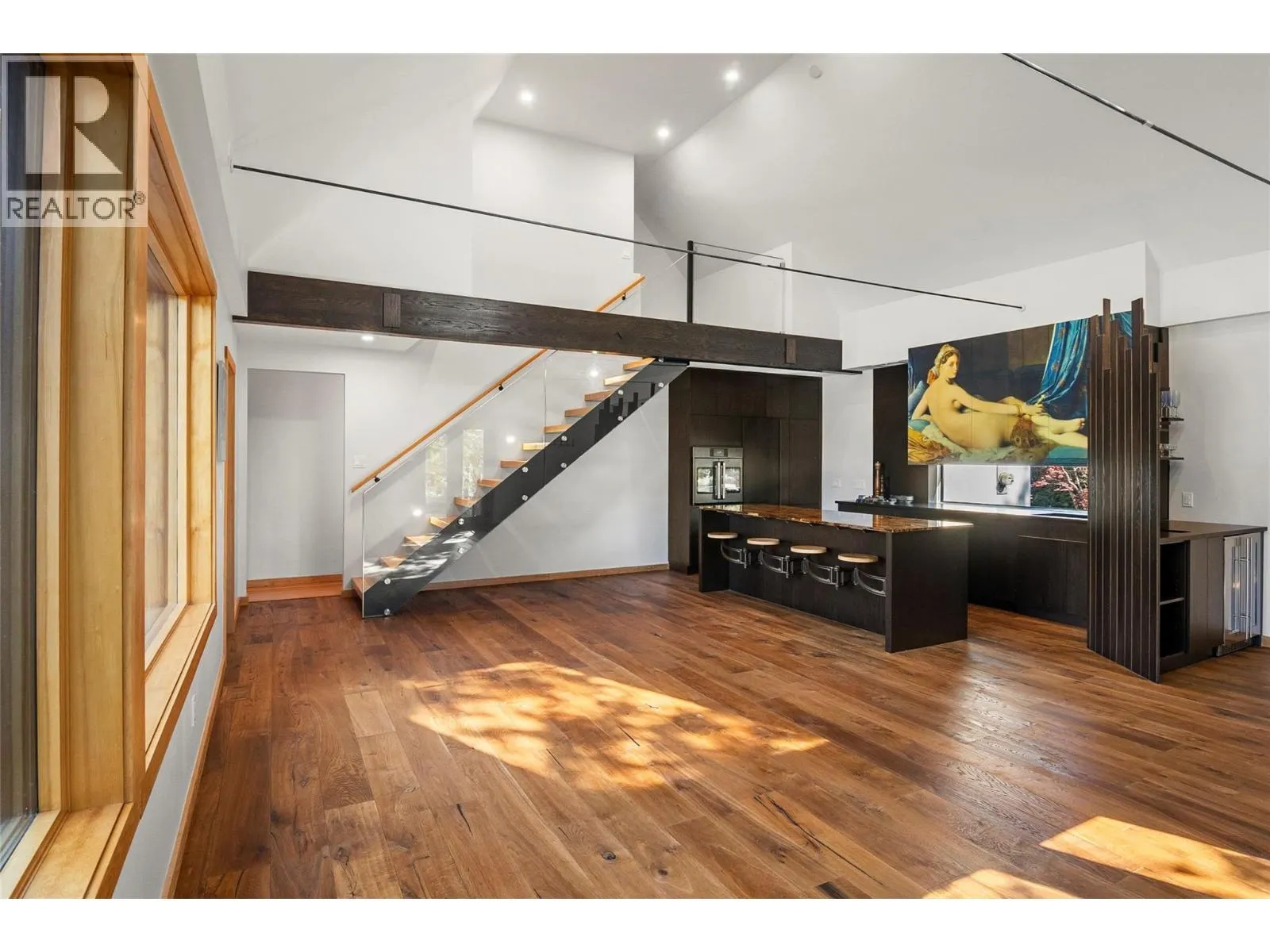 422 Ninth Street E
