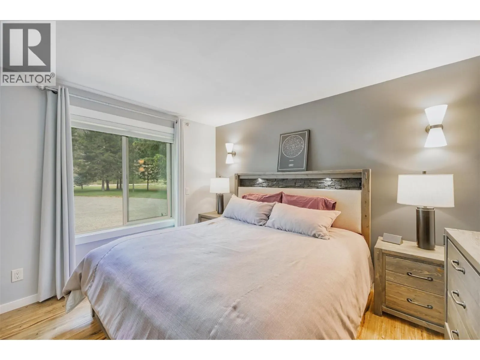 212 VINTAGE Lane