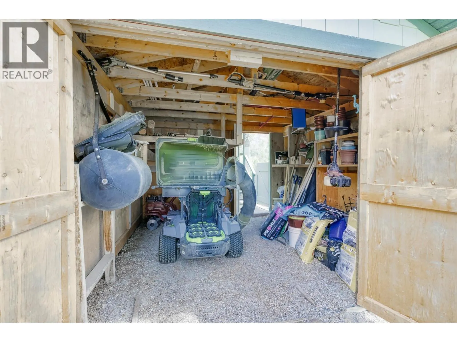 212 VINTAGE Lane