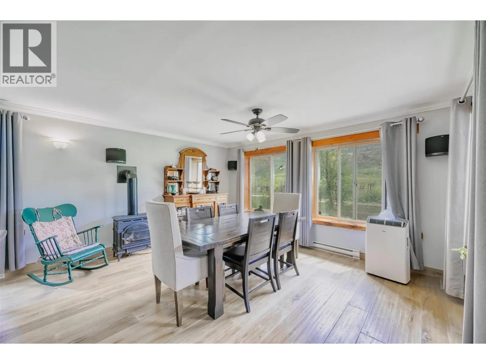 212 VINTAGE Lane