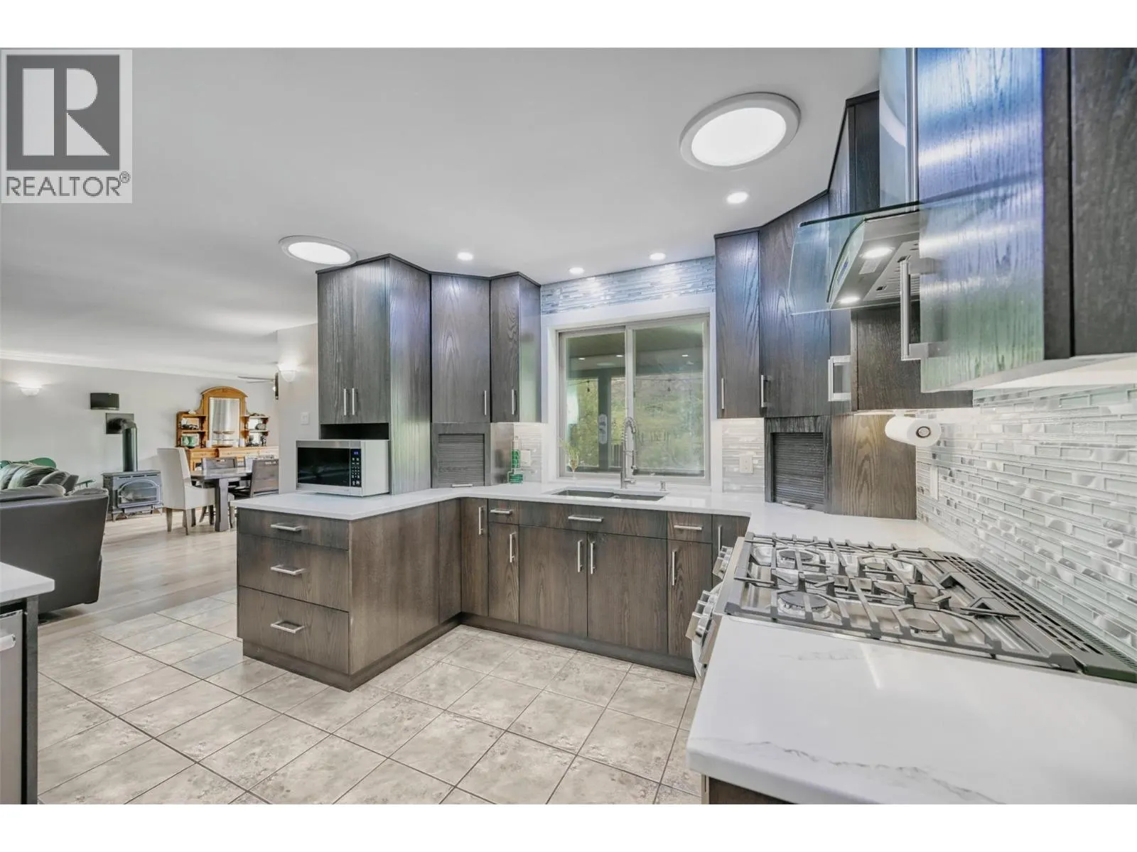 212 VINTAGE Lane