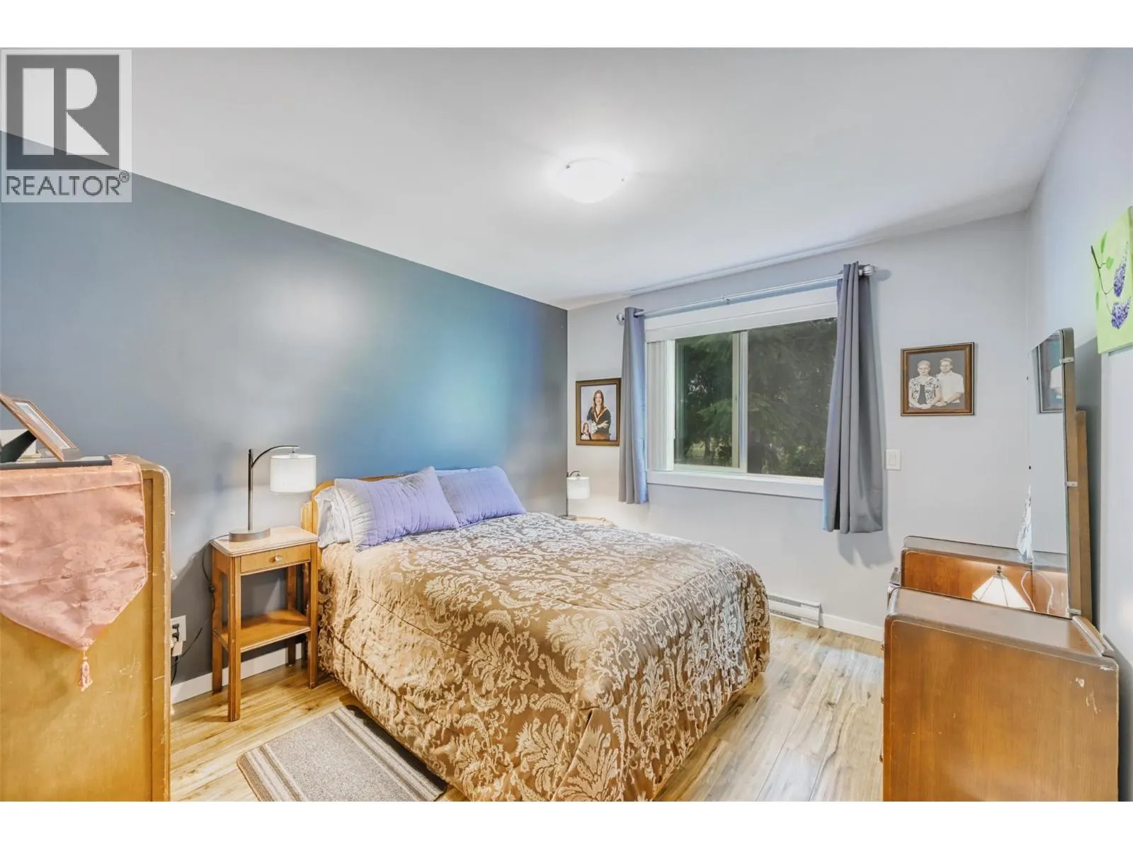 212 VINTAGE Lane