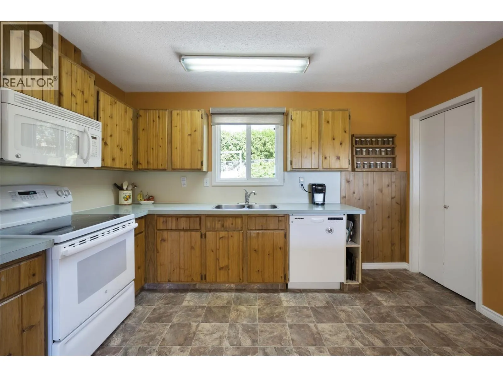 1389 Lund Road