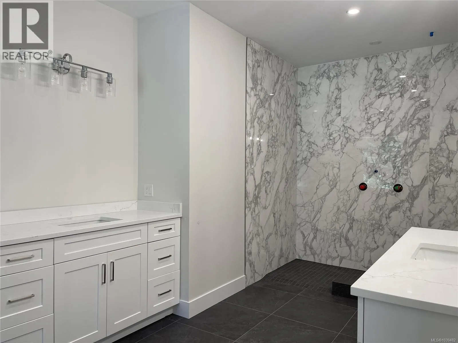 3036 Arbutus Dr