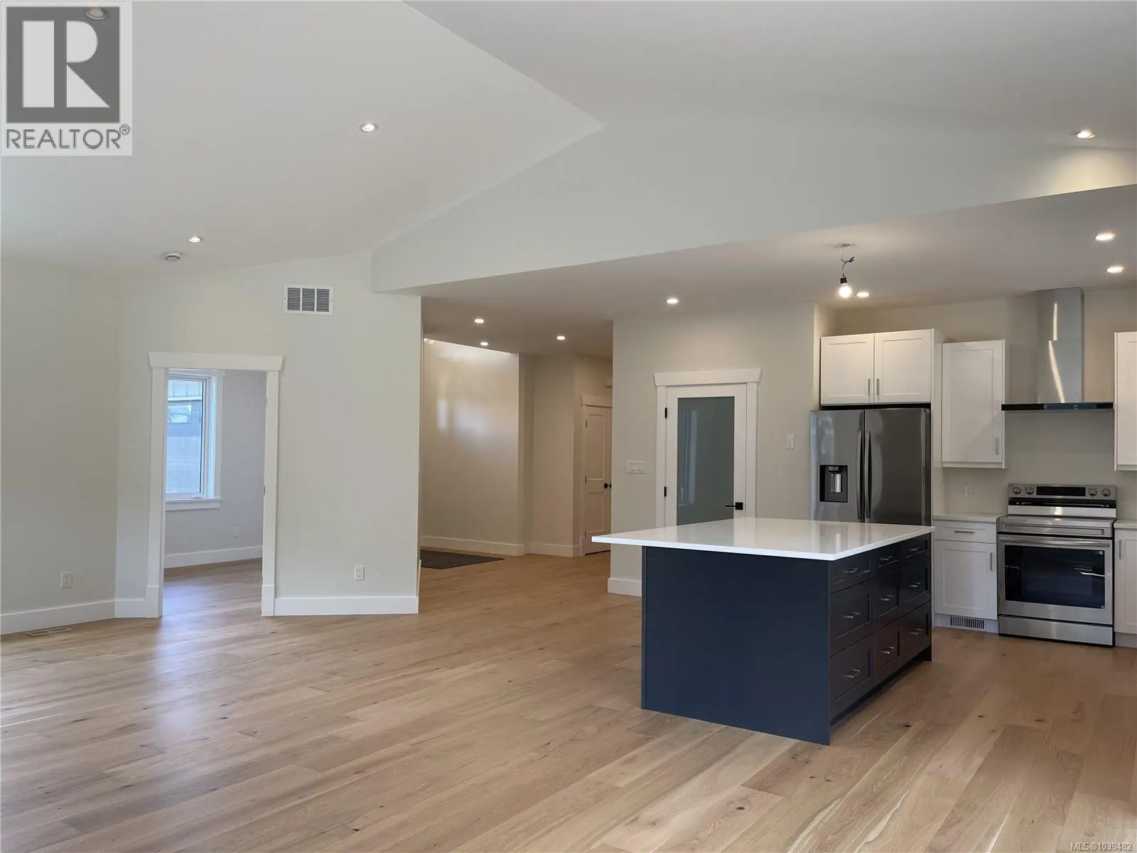 3036 Arbutus Dr