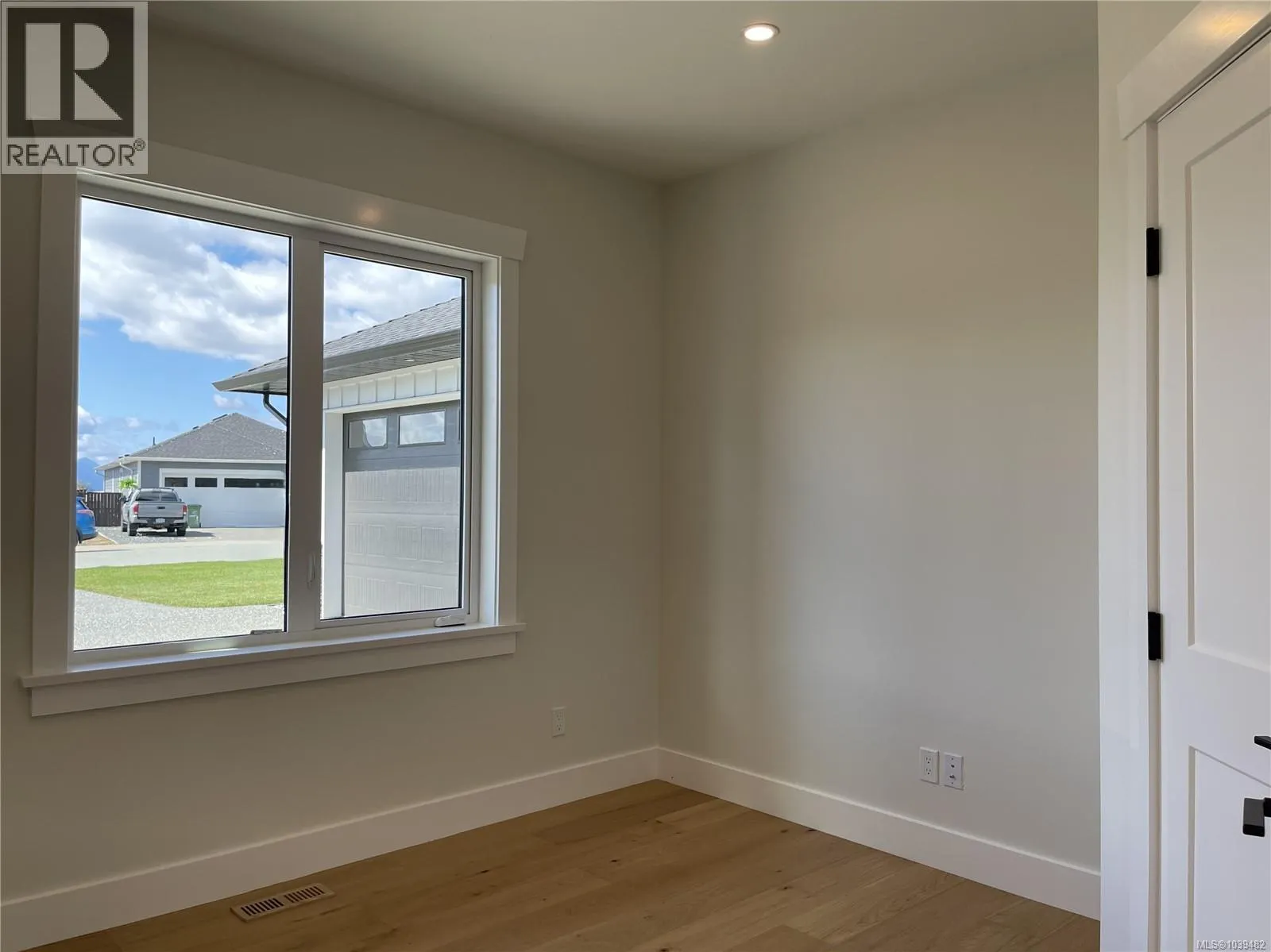 3036 Arbutus Dr