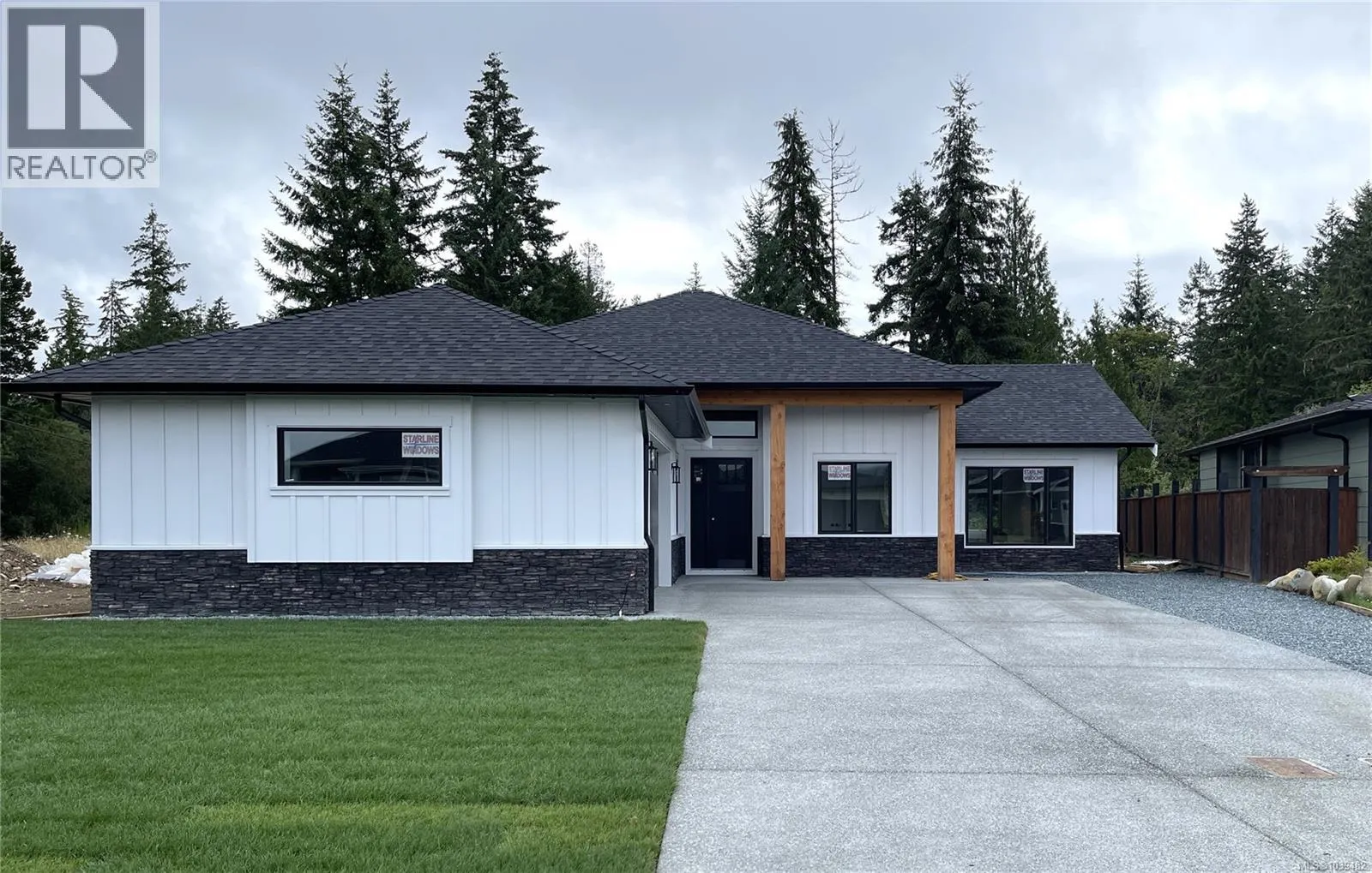 3036 Arbutus Dr